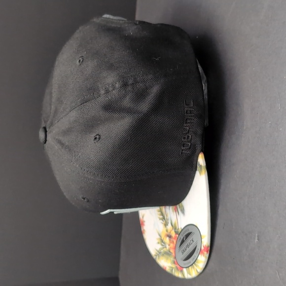 Toby Mac,Yupoong The Classic Men's Black/Floral Snapback Flat Bill Hat. - Picture 4 of 9